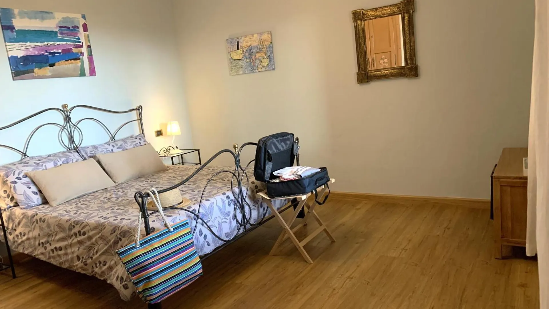 קוניאנה Villa Anastasia לינה וארוחת בוקר